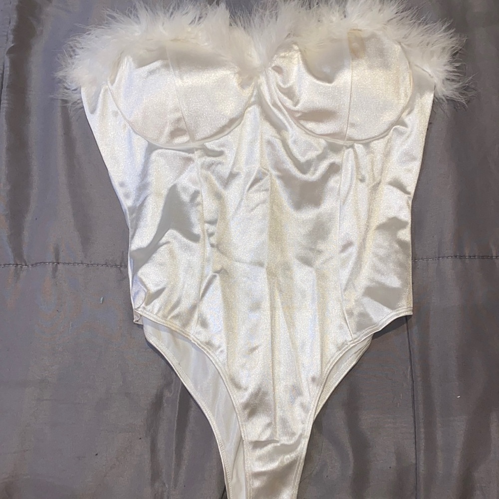 Sleeveless bodysuit